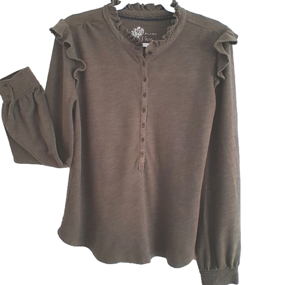 Pilcro Henley Tee shirt/ Anthropologie long slv Kaki Green Ruffled detai…